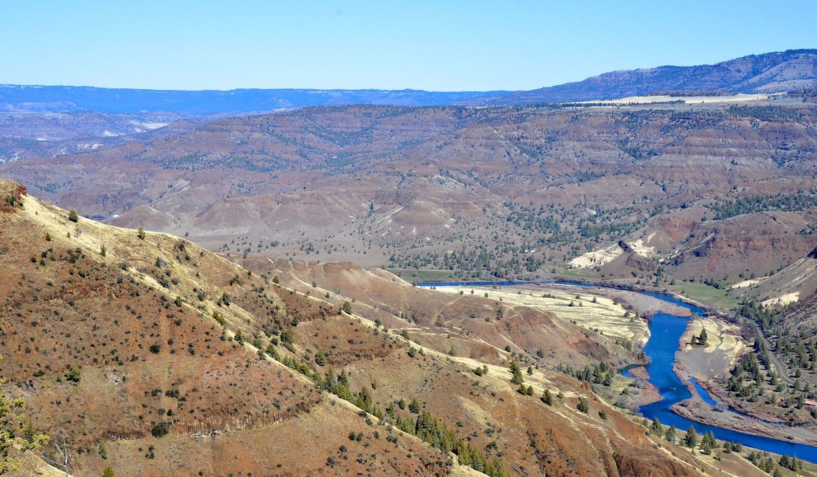 Circle W Ranch, Spray, Oregon for sale on Luxify