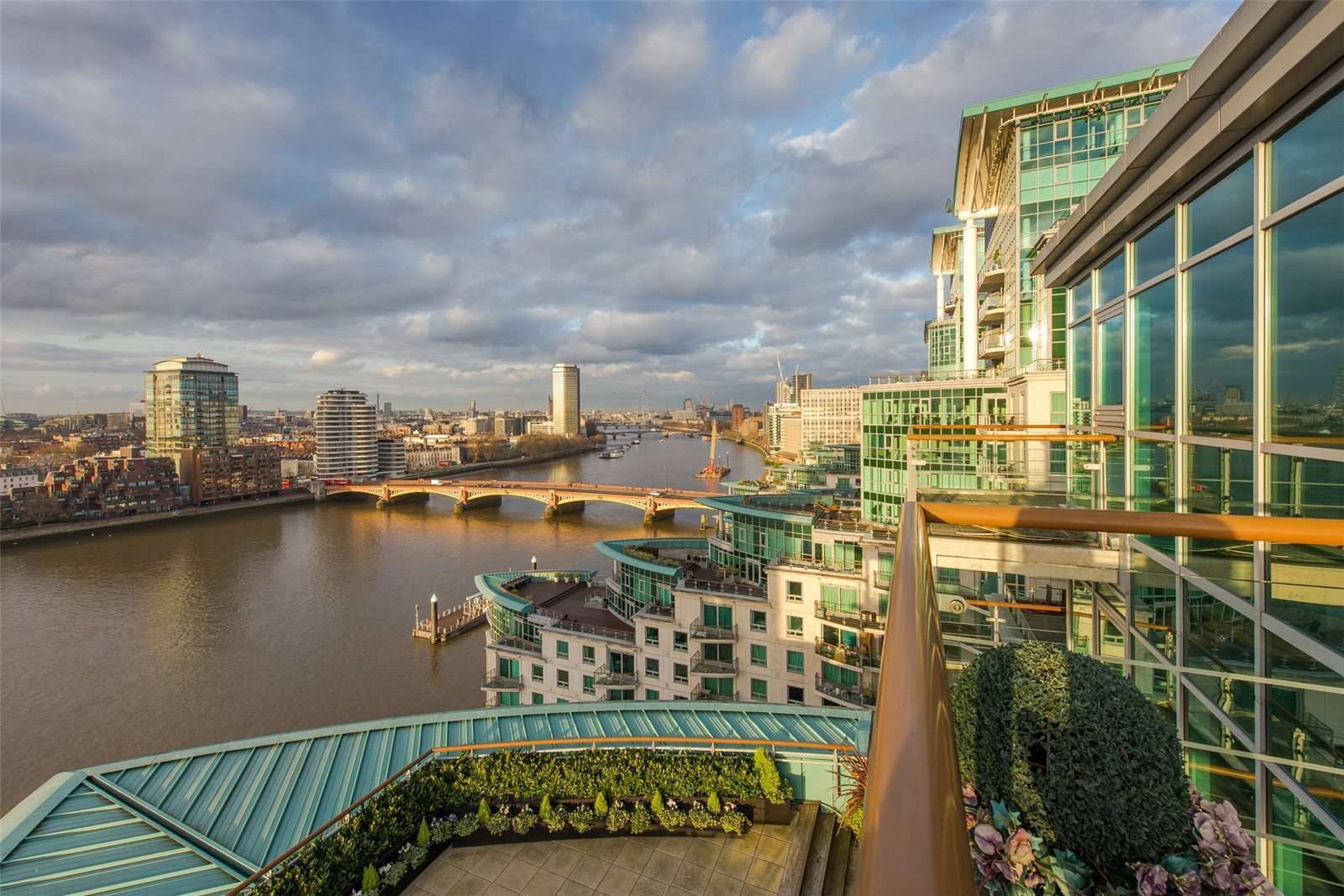 Kestrel House, St Wharf, Vauxhall, London, SW8 for sale on Luxify