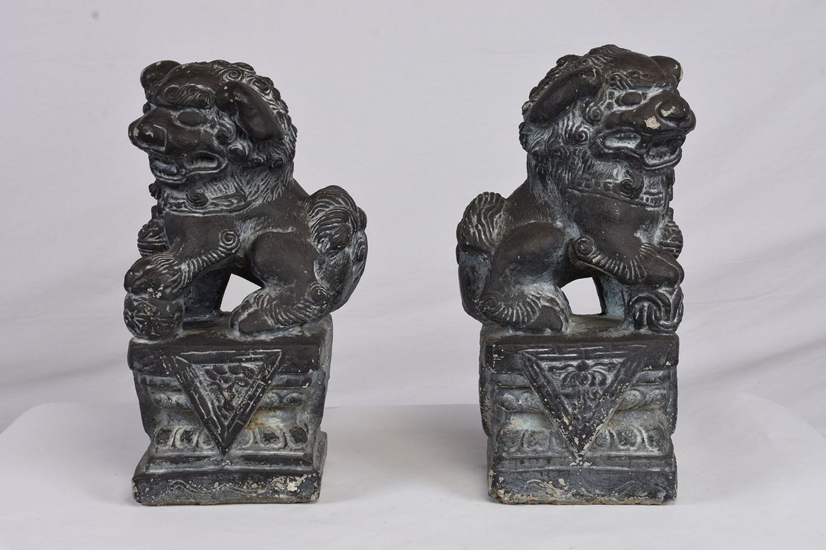 Pair of Vintage Cast Stone Foo Dog Statues for sale on Luxify