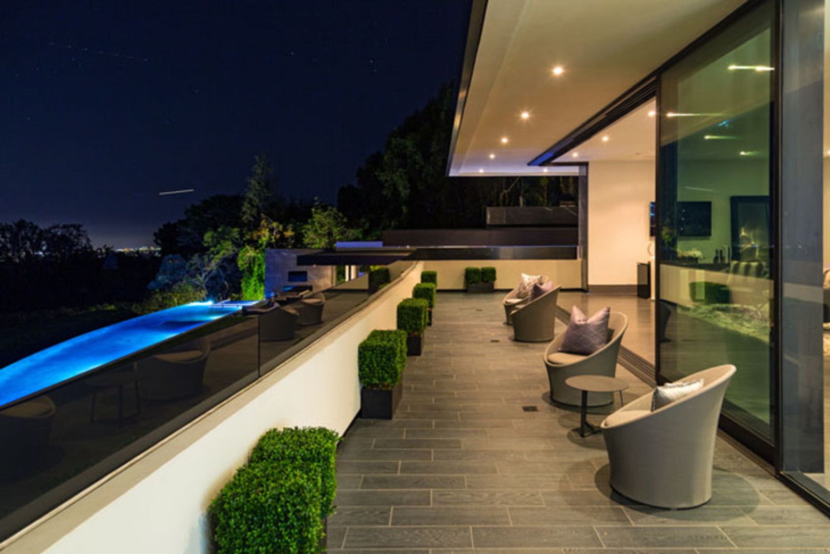 864 Stradella Road Los Angeles, CA for sale on Luxify